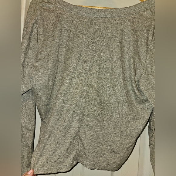NEW Universal thread gray long sleeve ribbed shirt XXL 2XL cropped - Picture 7 of 8